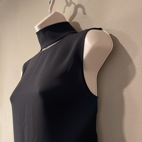 Theory 100% Silk Cut out Sleeveless Tank Top Blouse, Size Small - Picture 2 of 7